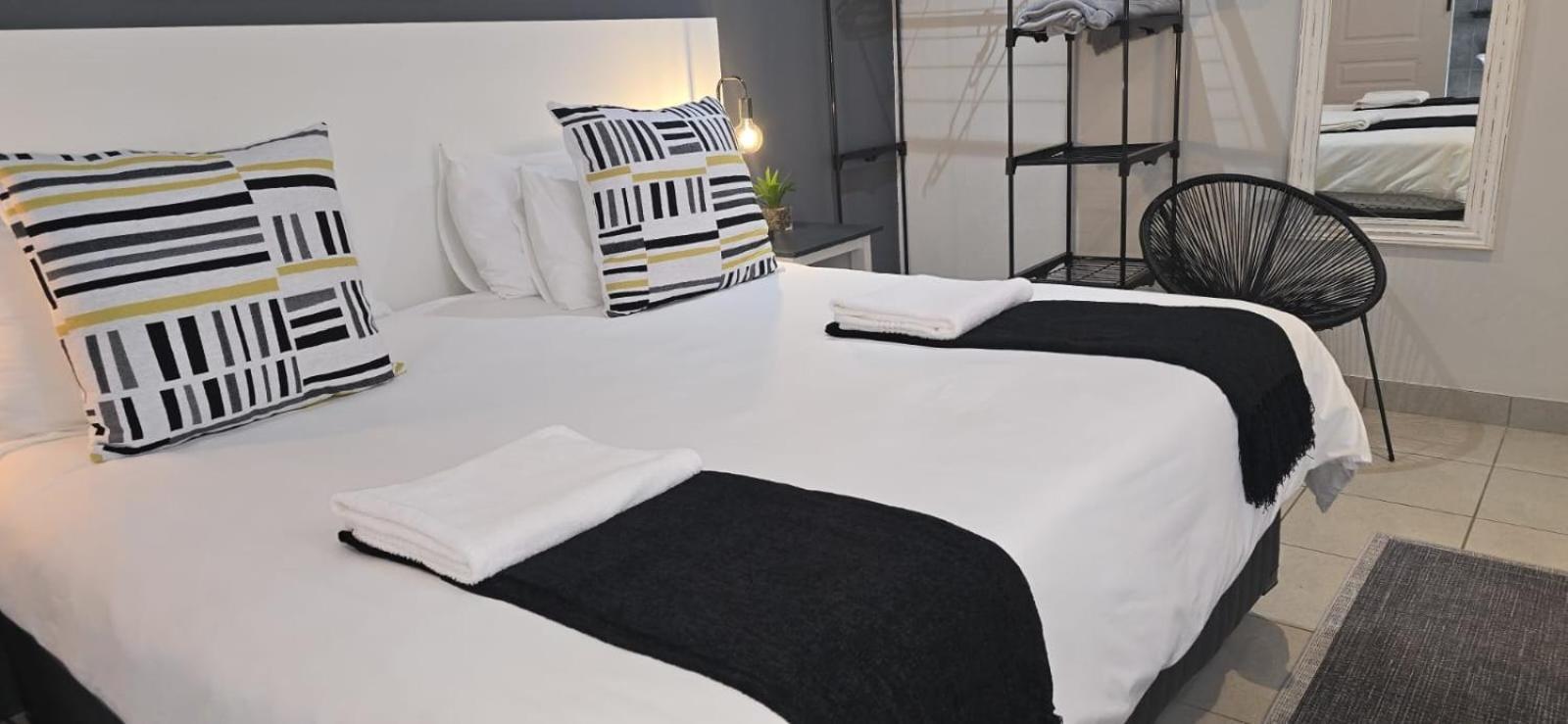 The Lantern Guesthouse Bloemfontein Ngoại thất bức ảnh