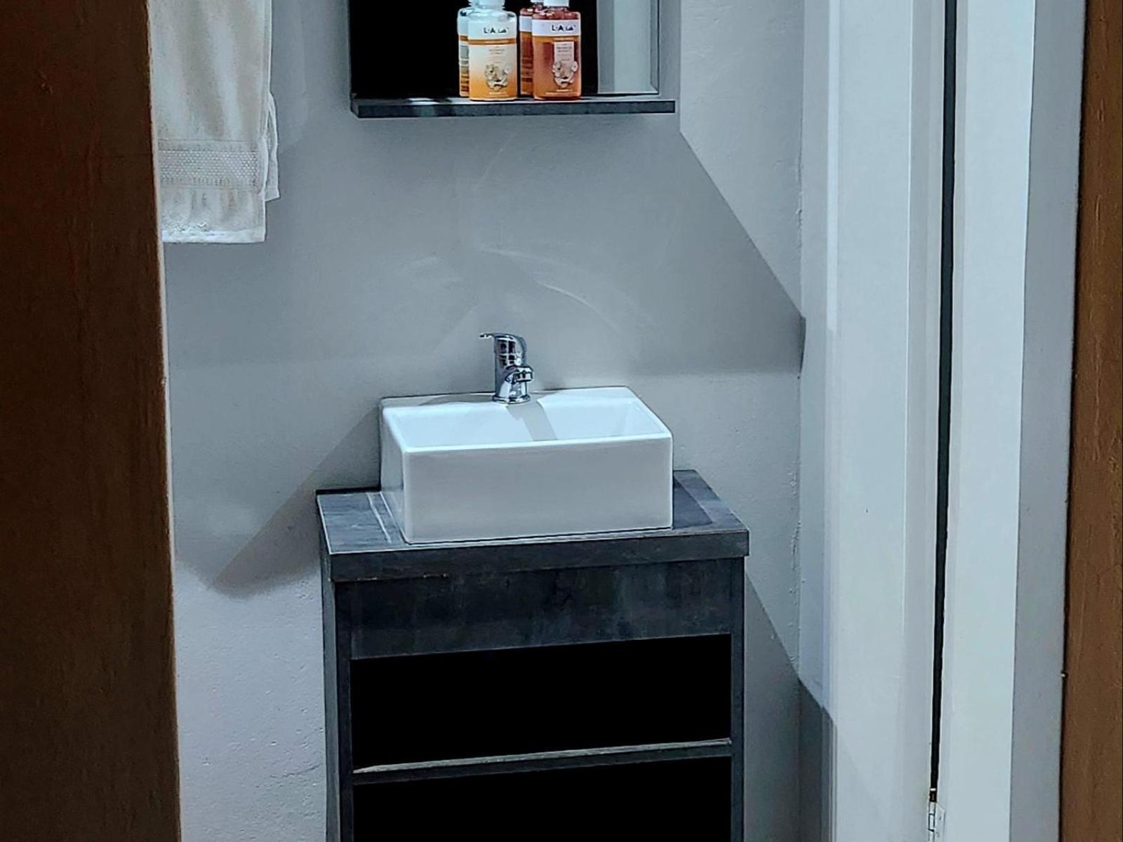 The Lantern Guesthouse Bloemfontein Ngoại thất bức ảnh